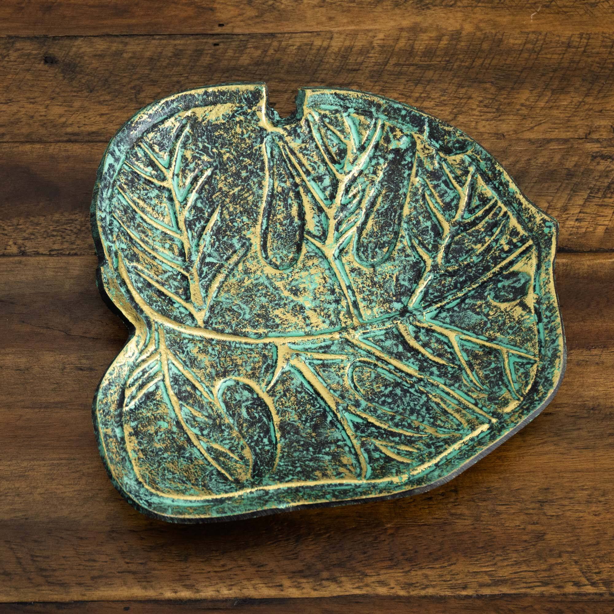 10" Green Leaf Shaped Decorative Accent Tray